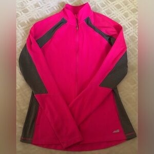 Avia SoftSculpt sports jacket with zipper closure. Size S